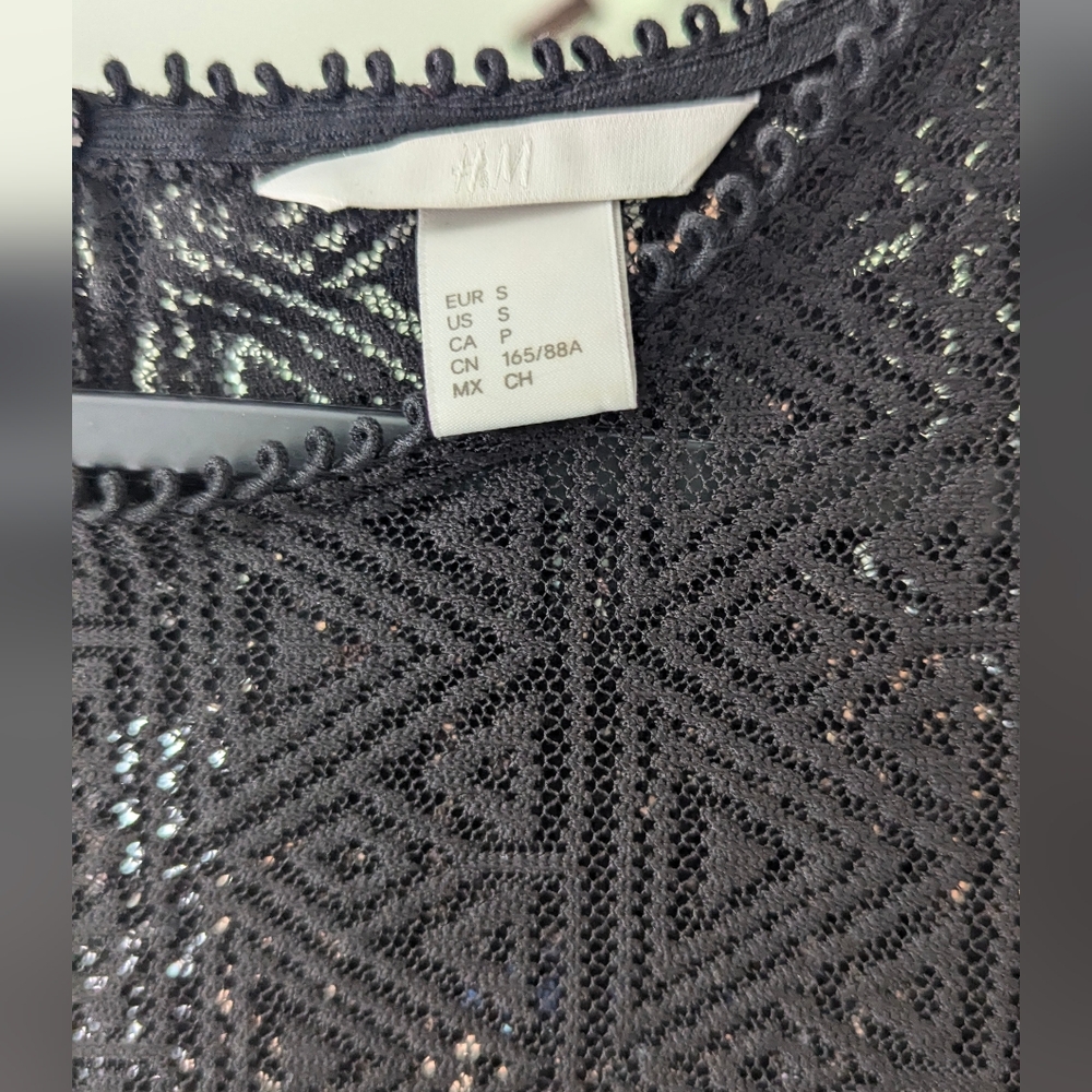 H&M long sleeve top - Picture 3 of 3